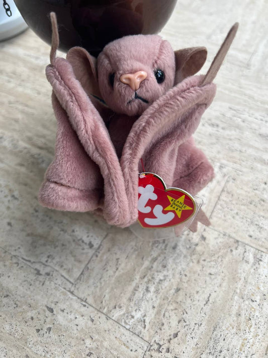 *RARE* MINT 1996 Batty Beanie Baby With Tag